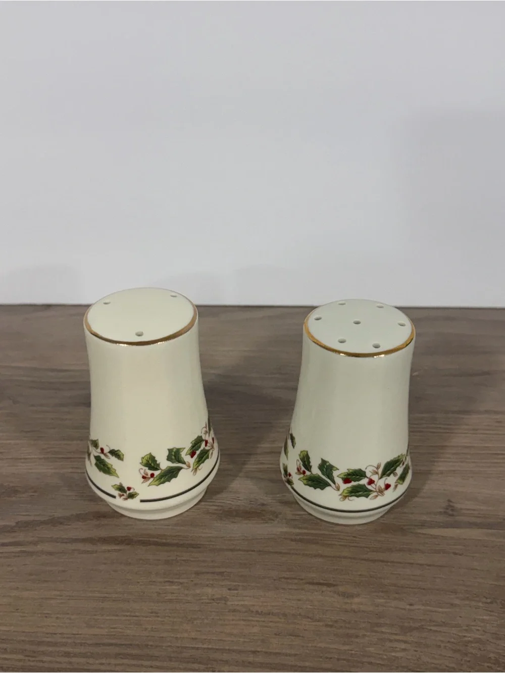 Holly Traditions China Creamer & Lidded Sugar Bowl Set Ivory Holly Floral